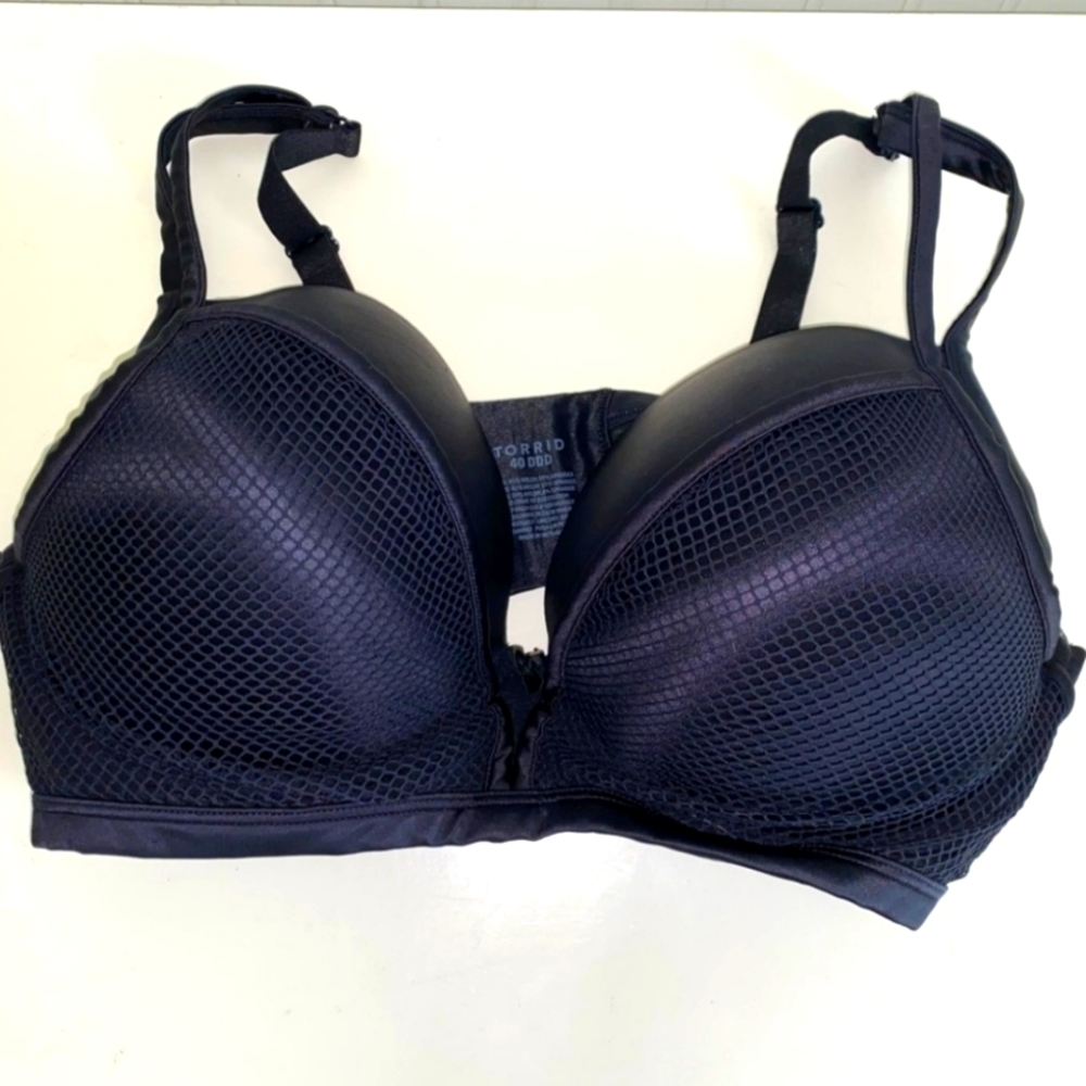 TORRID - 40 DDD - BLACK BRA w/ SEXY NETTING - UNDERWIRE PADDED - Minimal Wear